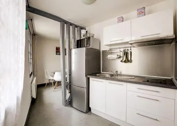 Le Carrel- F2-Place Saint Marc